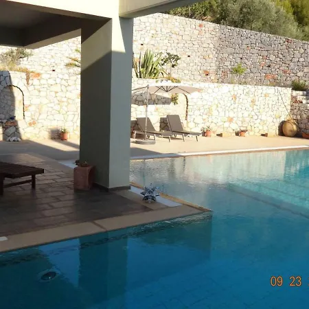 Aelia/luxurious With Pool Near The Beach