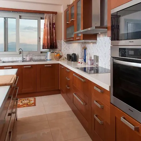 Aelia/luxurious With Pool Near The Beach Βίλα *